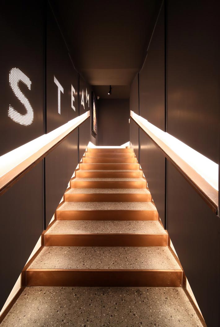 烤肉酒吧餐厅楼梯装修设计效果图